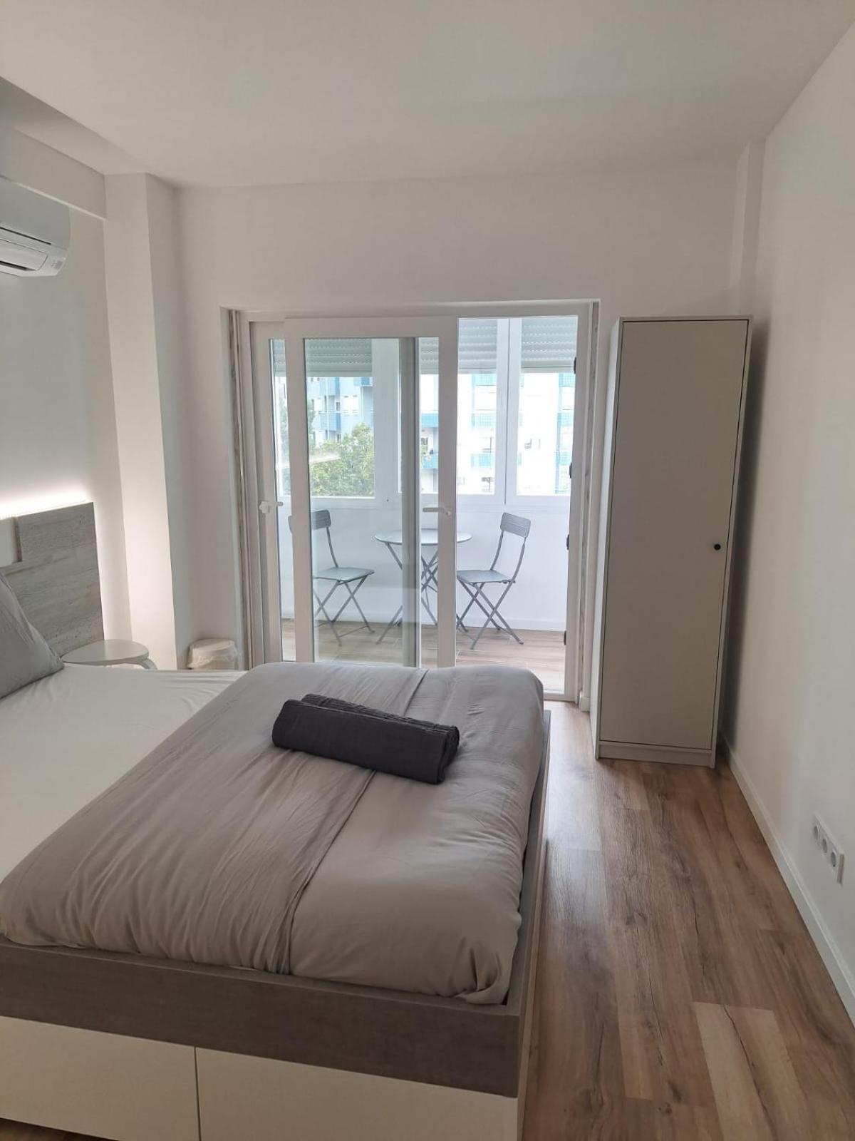 Lisbon South Bay Rooms 2 Almada Exterior photo