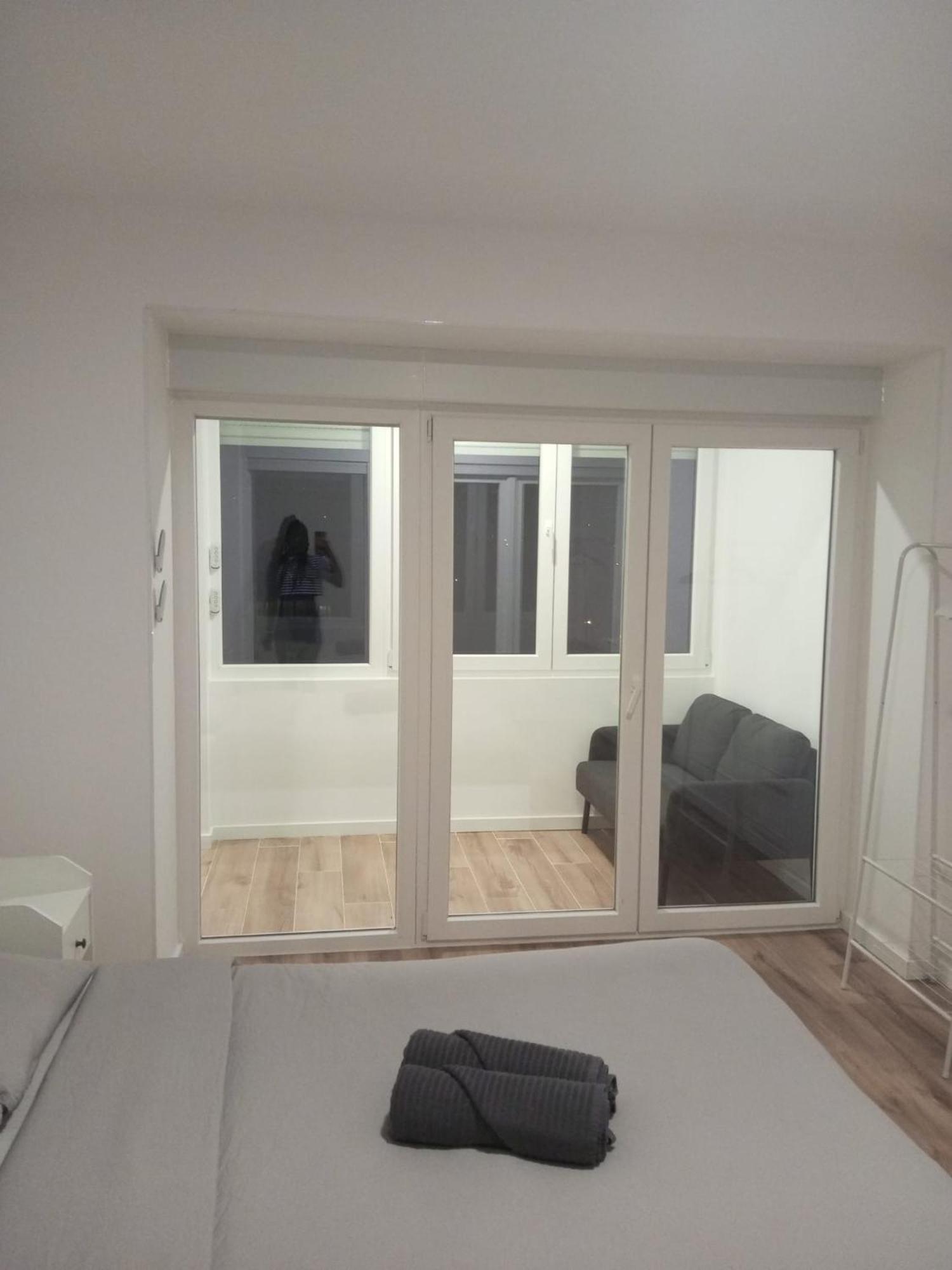 Lisbon South Bay Rooms 2 Almada Exterior photo